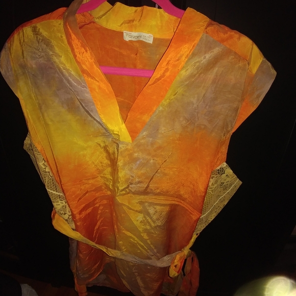 Top - Picture 2 of 3